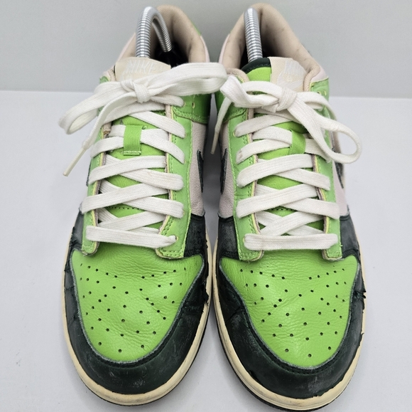 Nike | Y2K distressed Dunks lime hunter green sporty sneakers | MENS 8.5 - Picture 3 of 12